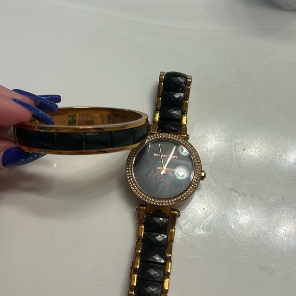 Micheal kors set